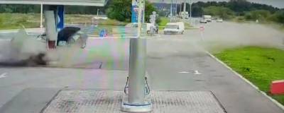 В Искитимском районе пьяный водитель влетел в бензоколонку - runews24.ru - Новосибирск