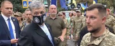 Петр Порошенко - В Киеве облили зеленкой экс-президента Украины Петра Порошенко - runews24.ru - Украина - Киев