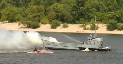 Речной парад ко Дню Независимости Украины (ФОТО, ВИДЕО) - dsnews.ua - Украина