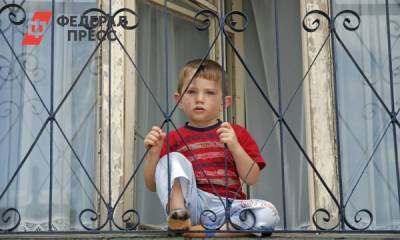 В Набережных челнах из окна 11-го этажа выпал годовалый ребенок - fedpress.ru - респ. Татарстан - Набережные Челны