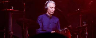 Мик Джаггер - Sky News - На 81-м году жизни скончался барабанщик The Rolling Stones Чарли Уоттс - runews24.ru - Англия - Лондон
