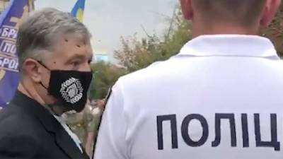 Петр Порошенко - На Украине возбудили дело в отношении облившего Порошенко зеленкой мужчины - iz.ru - Украина - Киев - Израиль - Черниговская обл.
