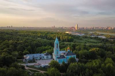 Роман Вильфанд - Жителям центра Европейской России пообещали умеренное продолжение лета - yur-gazeta.ru - Россия