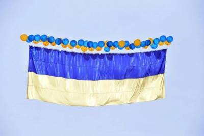 В сторону оккупированного Донбасса военные запустили украинские флаги (ФОТО) - enovosty.com - Украина - Мариуполь - Светлодарск - Донбасс