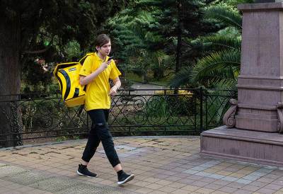 Спрос на курьеров в России вырос в 3,3 раза - tvc.ru - Москва - Россия - Санкт-Петербург - Московская обл.