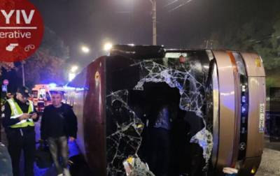 В Киеве перевернулся автобус: 18 пострадавших - korrespondent.net - Москва - Украина - Киев - Кишинев