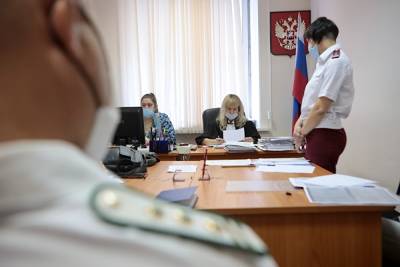 В Челябинске начался суд по иску о бездействии властей в борьбе с выбросами. Репортаж - znak.com - Челябинск - Уральск