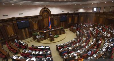 Никол Пашинян - Ален Симонян - Айк Саркисян - Парламент Армении проведет дополнительное заседание в 18:30 - ru.armeniasputnik.am - Армения