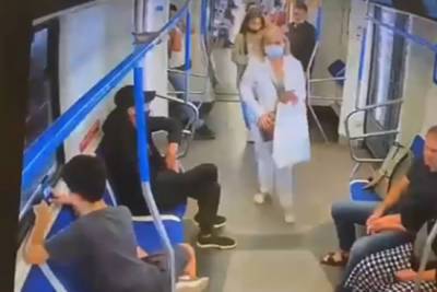 Отец унизившего в метро Москвы ребенка-аутиста россиянина рассказал о конфликте - lenta.ru - Москва