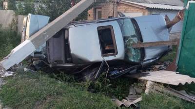 На Луганщине произошло ДТП: водитель врезался в электроопору и оставил без света 100 домов - vchaspik.ua - Украина - Сватово