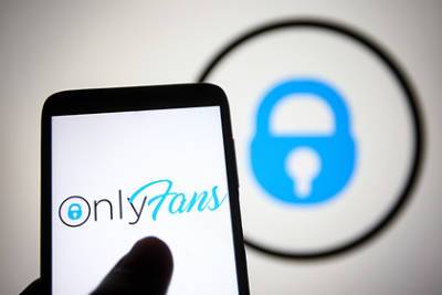 OnlyFans отказался от запрета «откровенно сексуального» контента - lenta.ru - Англия