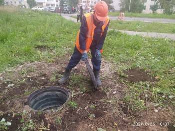Вонять больше не будет? Канализацию возле стадиона «Локомотив» ремонтируют - vologda-poisk.ru - Вологда