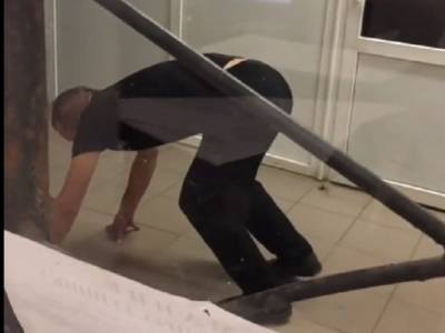 Видео: уникальные кадры драматичного побега из отдела полиции - rosbalt.ru - Россия