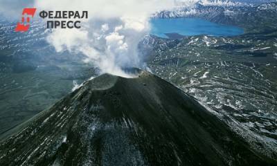 Вулкан Эбеко с грохотом разбудил курильцев: фото из соцсетей - fedpress.ru - Россия - Япония - Курильск - Северо-Курильск