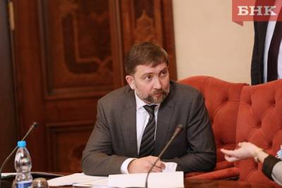 Виктор Бобыря - Игорь Дягилев - Владимир Уйба - Формирование нового медцентра в Воркуте даст возможность сосредоточить там кадры — глава Минздрава Коми - bnkomi.ru - респ. Коми