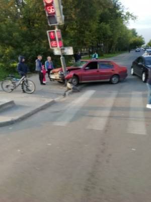 Участники тройного ДТП в Вологодской области стоят на месте аварии около 6 часов - vologda-poisk.ru - Вологодская обл. - Череповец