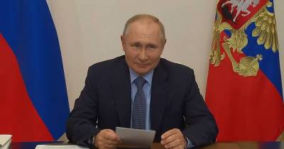 Владимир Путин - Владимир Путин поддержал идею поднимать флаги в школах России - sakhalin.info - Россия