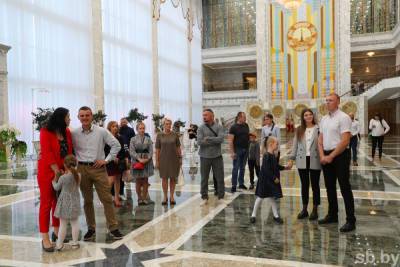 Представители силовых структур региона и их семьи посетили с экскурсией Дворец Независимости - grodnonews.by - Белоруссия