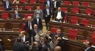 Никол Пашинян - Аналитики поспорили о причинах парламентского кризиса в Армении - kavkaz-uzel.eu - Армения