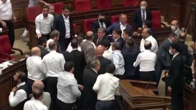 В парламенте Армении произошла уже третья массовая драка за последние дни - 1tv.ru - Украина - Армения