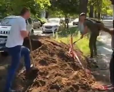 Бунт устроили жители в Азове из-за вышки сотовой связи рядом со школой - privet-rostov.ru