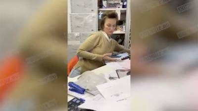 В Петербурге сотрудница почты обматерила и выгнала посетительницу - iz.ru - Россия - Санкт-Петербург - Израиль