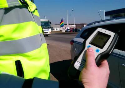 В Чехии полиция остановила рекордно пьяного водителя: видео - vinegret.cz - Чехия - Южноморавский край