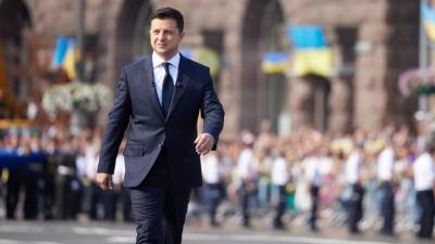 Зеленского уличили в лицемерии после проведения военного парада на Крещатике - inforeactor.ru - Украина - Киев