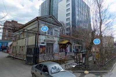 Свердловские власти попытаются снова продать избушку, где находился «Коляда-театр» - znak.com - Свердловская обл.