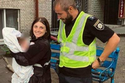 В Киеве пьяный отец умудрился потерять во время прогулки двухмесячную дочь - rupor.info - Киев