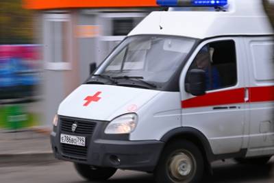 Трое россиян погибли при столкновении внедорожника с поездом - lenta.ru - Москва - Анапа - Саратовская обл. - Махачкала