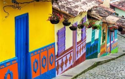 Michelle Andrade - Тонны краски и сувениры из купюр: 5 интересных фактов о Колумбии - skuke.net - Колумбия