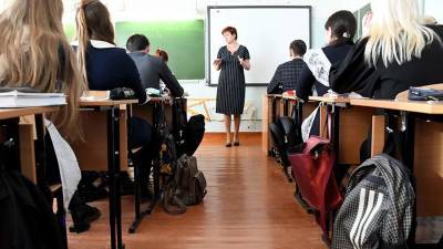 Валентина Матвиенко - Матвиенко рассказала о работе над увеличением зарплат учителям - iz.ru - Россия - Санкт-Петербург - Израиль