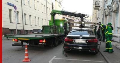 В Петербурге впервые отправили на штрафстоянку машины за неправильную парковку во дворах - profile.ru - Санкт-Петербург - Петербург