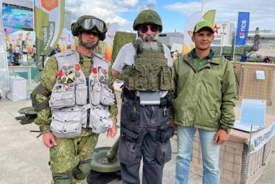 Анатолий Вассерман - На форуме «Армия-2021» нашли жилет, гораздо тяжелее бронированного - versia.ru - Москва