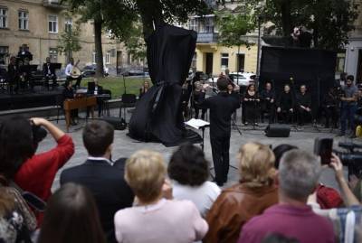 Андрей Садовый - Во Львове открыли памятник сыну Моцарта - kp.ua - Украина - Львов