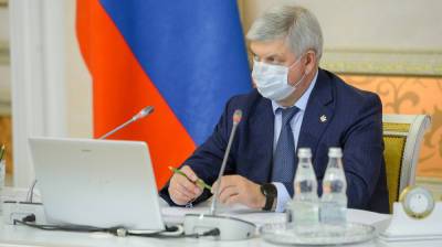 Александр Гусев - Воронежский губернатор призвал перевозчиков следить за масочным режимом в маршрутках - vestivrn.ru - Воронеж