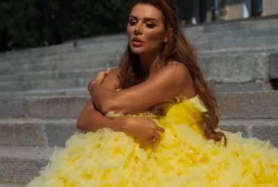 Анна Седокова - Распахнула плащ и раскинула ножки: бесстыжая Анна Седокова ошарашила откровенными фото и призналась – "Эмоциональное выгорание…" - ukrainianwall.com - Украина