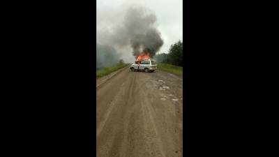 Трое пьяных сахалинцев бросили горящую машину поперек дороги - sakhalin.info - Красногорск - Углегорск
