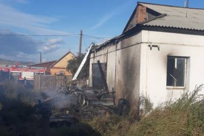 В бурятском селе люди спаслись через окно из горящего дома - ulan.mk.ru - респ.Бурятия - район Иволгинский
