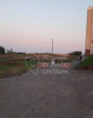Жители кемеровского микрорайона пожаловались на состояние дороги к школам - gazeta.a42.ru