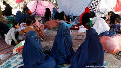 Забихулла Муджахида - Талибы запретили афганским женщинам выходить на улицу - bin.ua - Украина - Афганистан
