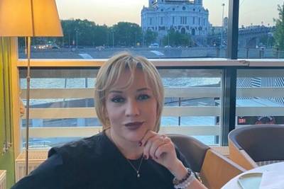 Татьяна Буланова - Татьяна Буланова высказалась о 19-летней разнице в возрасте с возлюбленным - lenta.ru