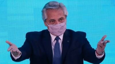 Альберто Фернандес - Аргентинцы вынудили президента отказаться от половины зарплаты из-за коронавируса - 5-tv.ru - Аргентина - Запрет
