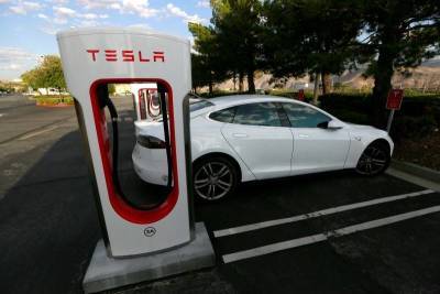 Тим Кук - Популярность Tesla Model 3 и бонус Кука: новости к утру 27 августа - smartmoney.one - Россия - Reuters