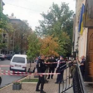 Людмила Денисова - По факту поджога офиса Денисовой открыто производство - reporter-ua.com - Украина - Киев - Киевская обл.