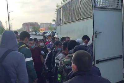 В российском городе ввели комендантский час из-за драк мигрантов с местными - lenta.ru - Москва - Россия - респ. Татарстан - Нижнекамск