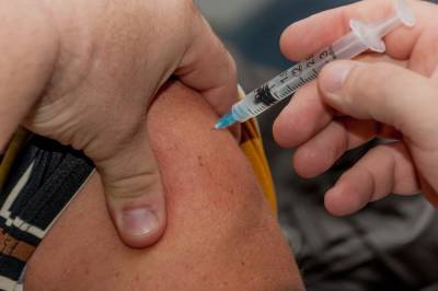 Биолог рассказала о последствиях вакцинирования зараженного COVID-19 человека - 7info.ru