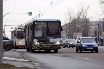 В Челябинске ГИБДД проверила автобусы. Итог: 92 неисправны, один увезли на эвакуаторе - znak.com - Челябинск