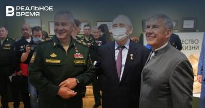 Сергей Шойгу - Рустам Минниханов - Минтимер Шаймиев - Лилия Галимова - Шойгу посетил выставку своих работ в казанском Кремле - realnoevremya.ru - респ. Татарстан - Казань